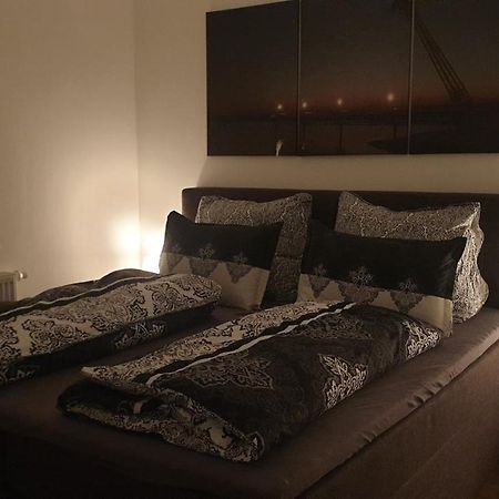 Seensucht & Urlaubstraeume, Ferienwohnung "Seerose" Grossraeschen Buitenkant foto